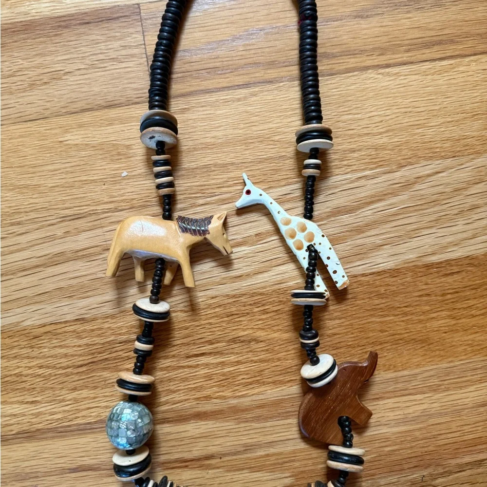 Vintage Craved Wood African Necklace Safari Animal Bead Black & Natural Wood - Picture 3 of 13